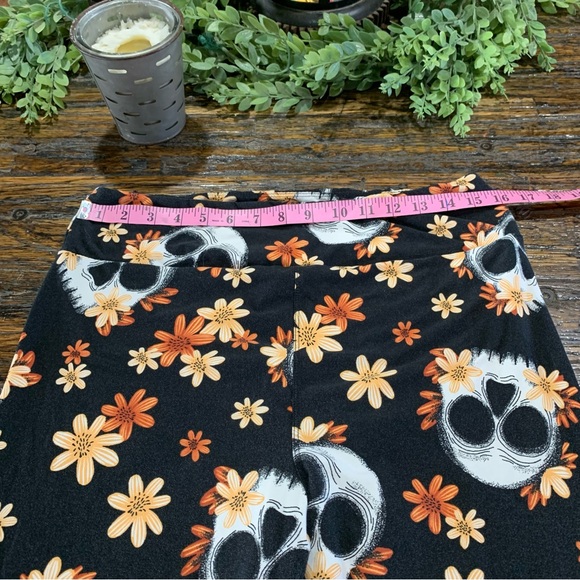 LuLaRoe TC Fright Club Floral Skull Halloween Leggings Tall Curvy - Picture 7 of 16